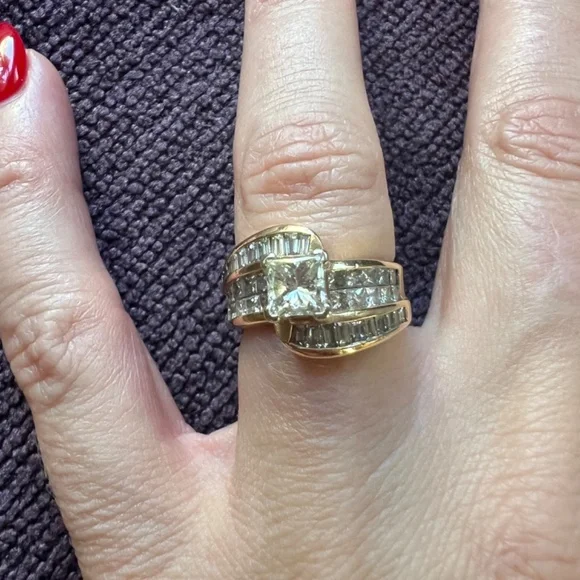 14k Gold and Diamond Ring